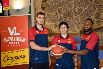 Presentati i tre nuovi volti della Carpegna Prosciutto Basket Pesaro