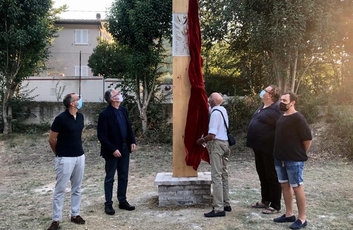 A Villa Fastiggi un’opera per ricordare le vittime del Covid-19, Ricci: “Segno di speranza e di rinascita