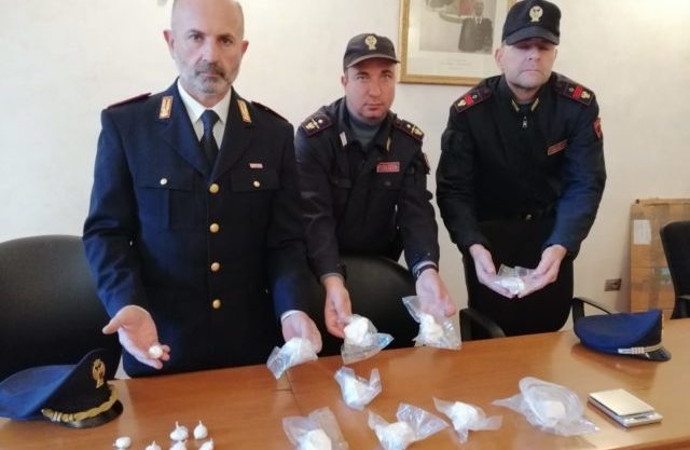 Arrestato uomo di 37 anni albanese a Fano per un giro di oltre 80mila euro di cocaina pura