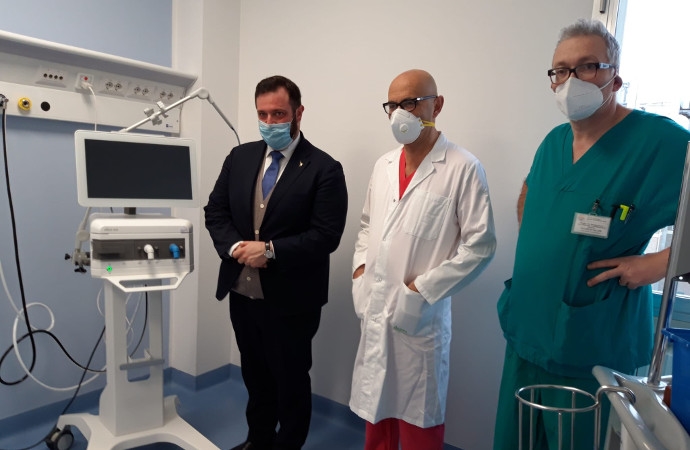  Il Vicepresidente della Regione Marche Mirco Carloni oggi in visita all'Ospedale San Salvatore di Pesaro 