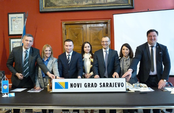 Pesaro-Novi Grad Sarajevo, Ricci firma gemellaggio