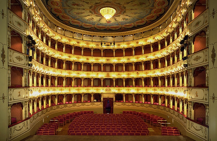 Pesaro, nuove stagioni di prosa e danza del Teatro Rossini: eccezionale aumento di abbonati