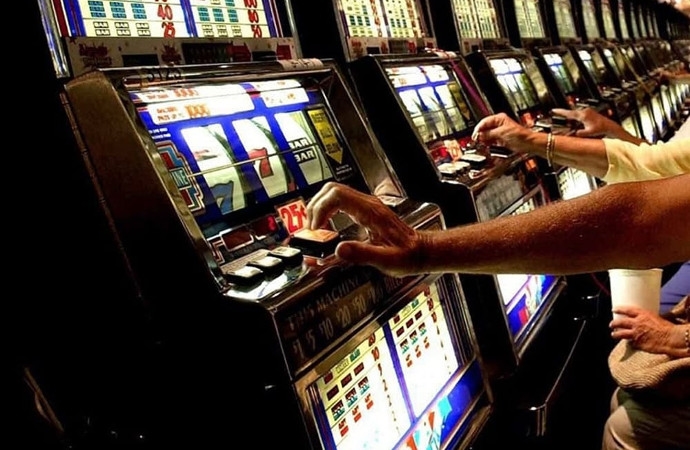 Record Gratta e vinci, Lotto, Superenalotto e slot machine. Lunedì a Pesaro parte corso contro il gioco compulsivo 