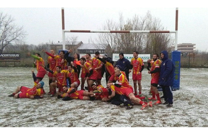 Rugby, sotto la neve di Parma arriva l’ottava meraviglia della Pesaro Rugby 
