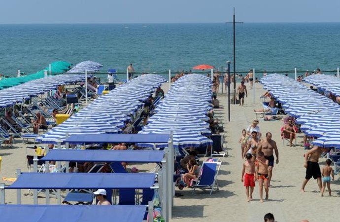 Spiagge: il Comune di Pesaro estende le concessioni demaniali marittime di 15 anni