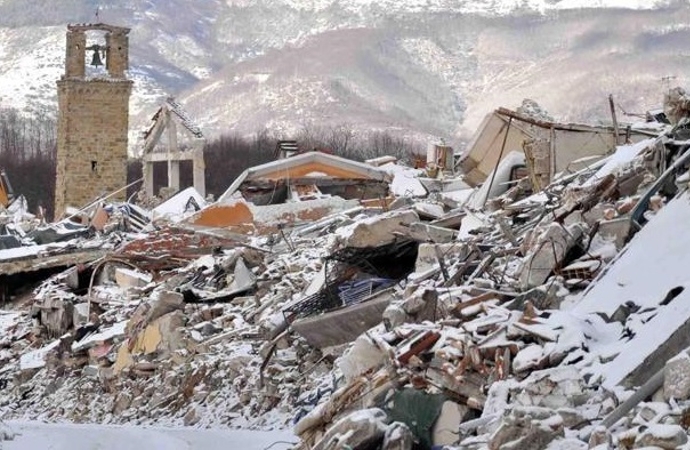 Terremoto, la Provincia di Pesaro e Urbino invia uomini e mezzi a Macerata per aiutare nello sgombero neve