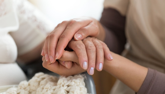 “Assegni di cura per anziani non autosufficienti” 2021: riaperti i termini delle domande